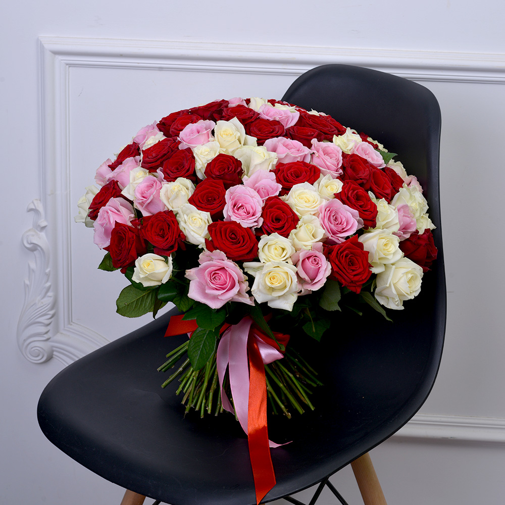 Букет из 101 разноцветных роз Premium 40 см