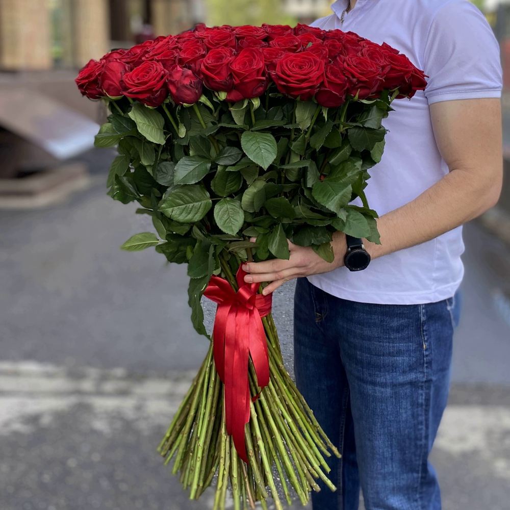 101 красная роза Эквадор 90 см.