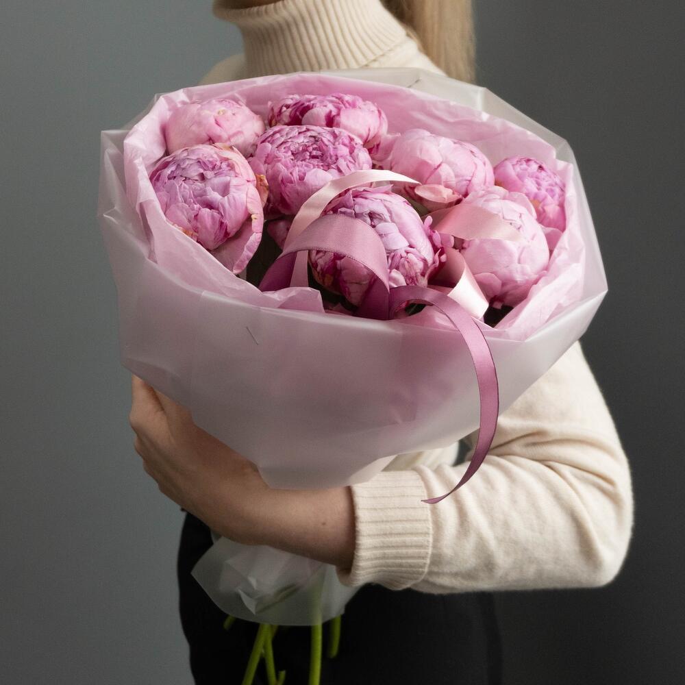 Букет из 9 нежно-розовых пионов