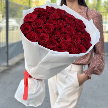 35 красных роз Эквадор 70 см