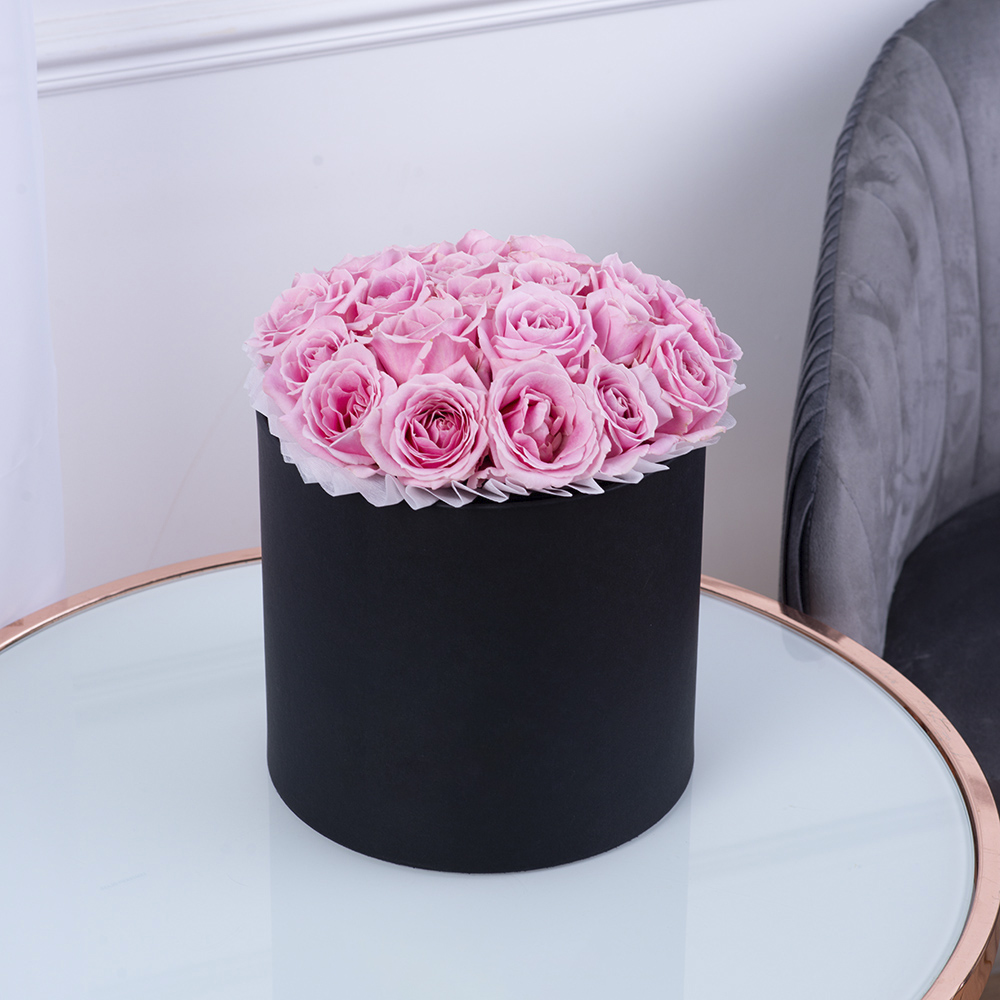Букет из 21 розовой розы premium в черной шляпной коробке
