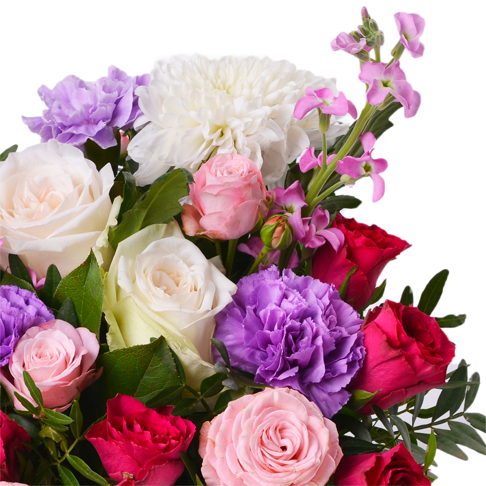 Букет с розами и гвоздиками в шляпной коробке