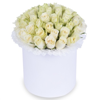Букет из 35 белых роз в белой шляпной коробке