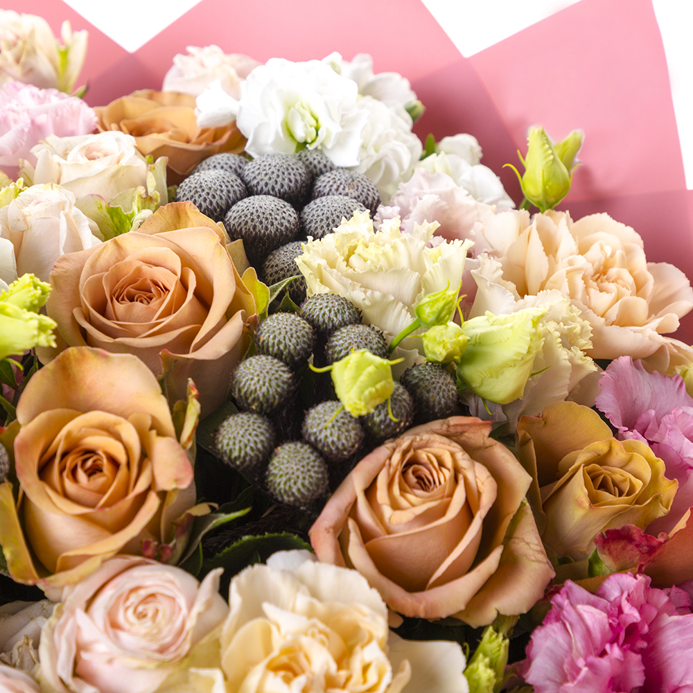 Букет с розой и брунией