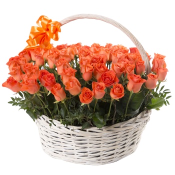 101 оранжевая роза в корзине