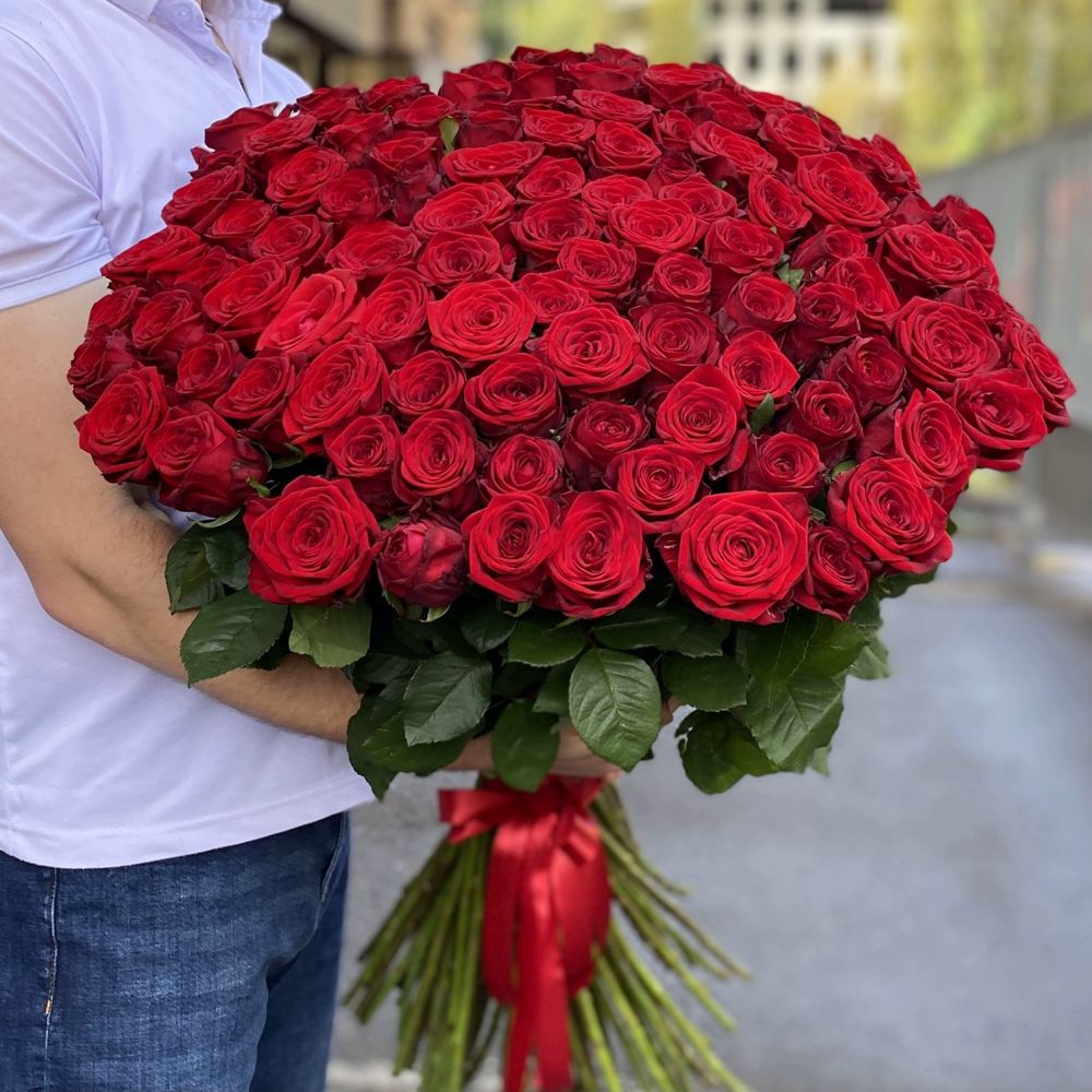 101 красная роза Эквадор 90 см.